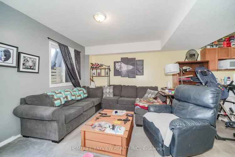 House For Sale in Barrie, Ontario