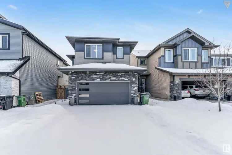 2070 sq ft 2-Storey Home 3 Bed 2 Bath Gourmet Kitchen