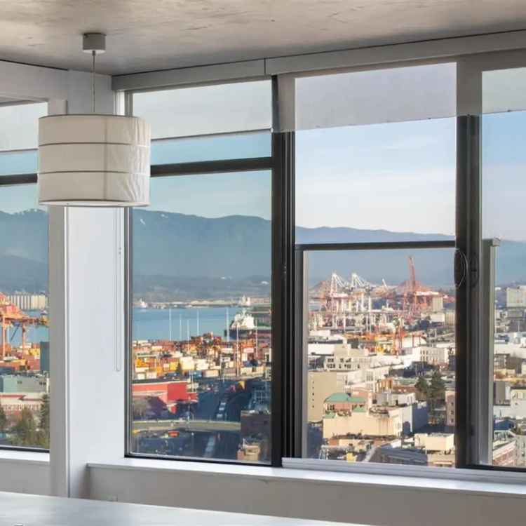 Gastown Apartment with Spectacular City Views