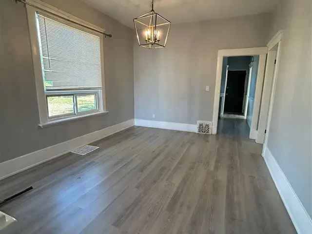 Stunning Renovated Bungalow 4 Bed 2 Bath Finished Basement