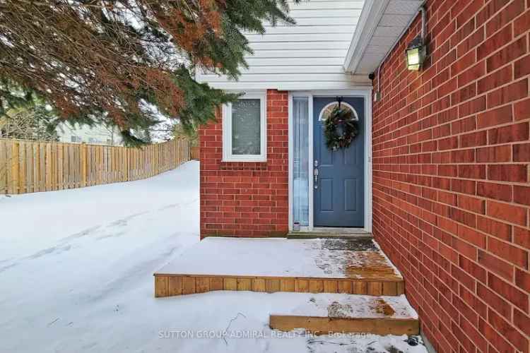 Move-In Ready 1500 Sq Ft Townhouse with Modern Kitchen and Finished Basement