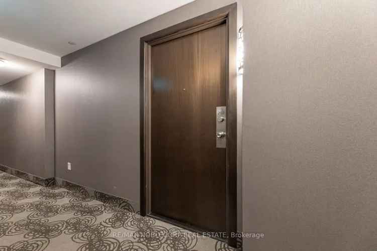 Condo For Sale in Vaughan, Ontario