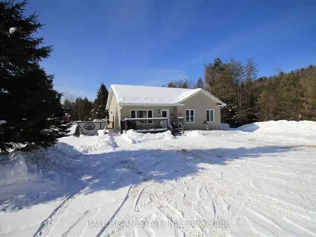 3 Bedroom Home with Hot Tub and Finished Basement