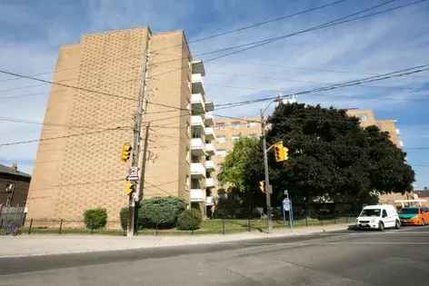 2 Bedroom 447m² Apartment in Toronto Midtown