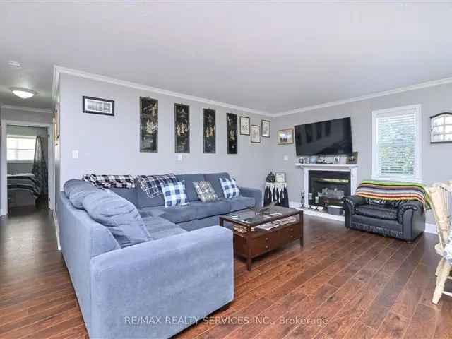 Dundalk Raised Bungalow - Double Garage - Open Concept