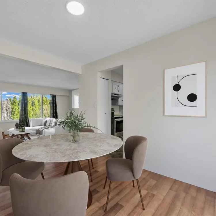 6 Bedroom House with Legal Suite - Subdivision Potential