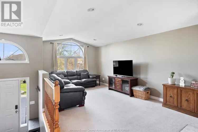 3 1 Bedroom Home in Lakeshore Near Puce Rd Great Schools Pool Garage