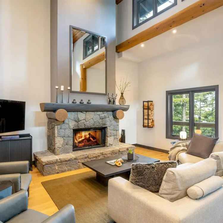 Whistler Mountain Ski-inSki-out Townhouse 4 Beds 35 Baths