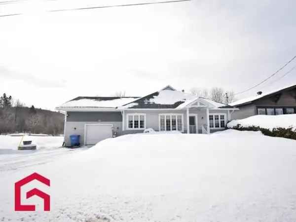 Bungalow for Sale Lanaudiere Great for Business 4 Bedrooms