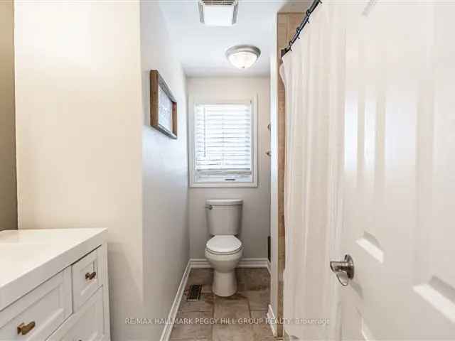 House For Sale in Barrie, Ontario