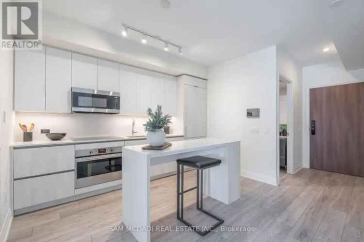 Apartment For Sale in 21, Park Street East, Mississauga, Ontario