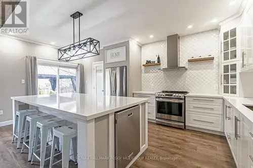 Updated 3000 sq ft Family Home in Barrie