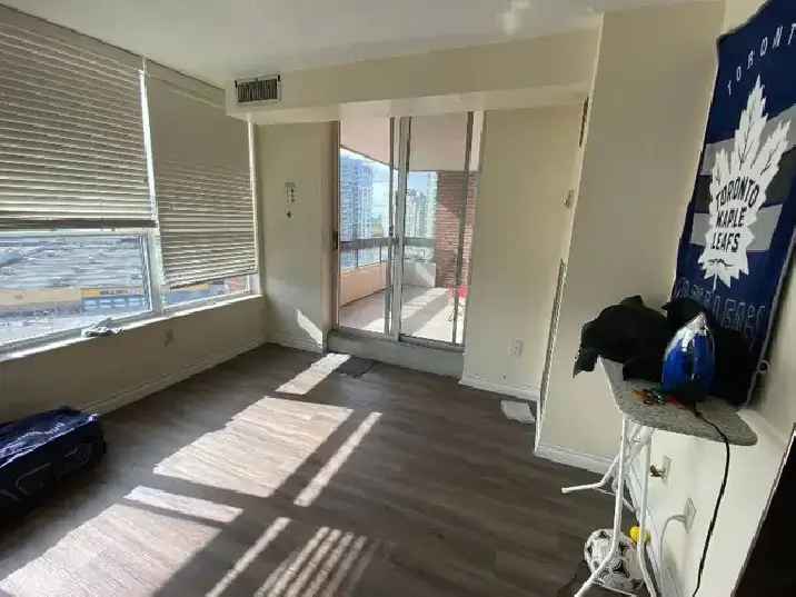 3 bedroom 2 bathroom condo for rent in Agincourt.