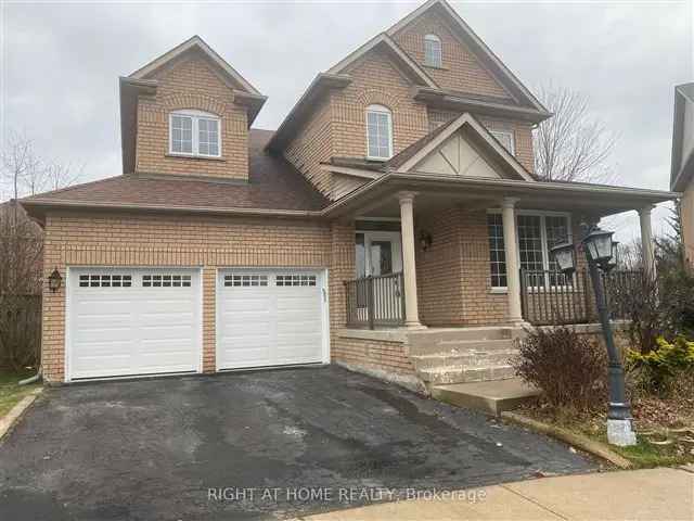 House For Sale in 23, Waldron Crescent, Richmond Hill, Ontario