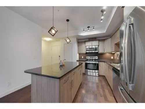 2-Bed 2-Bath Condo near Brewery District Edmonton