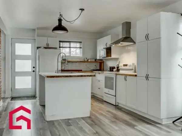 Renovated Bungalow near Saint Jerome Train Station