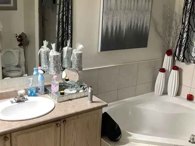 House For Sale in Ajax, Ontario