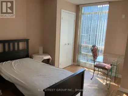 Luxury 2-Room 641 m² Corner Unit Toronto Apex Building