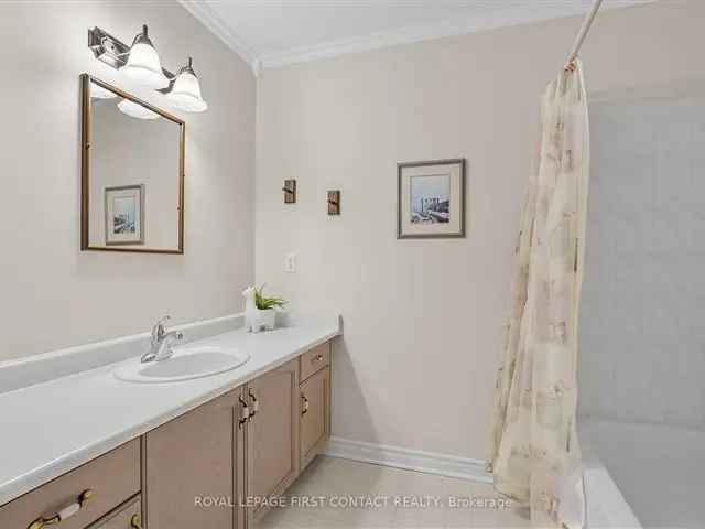 House For Sale in Barrie, Ontario