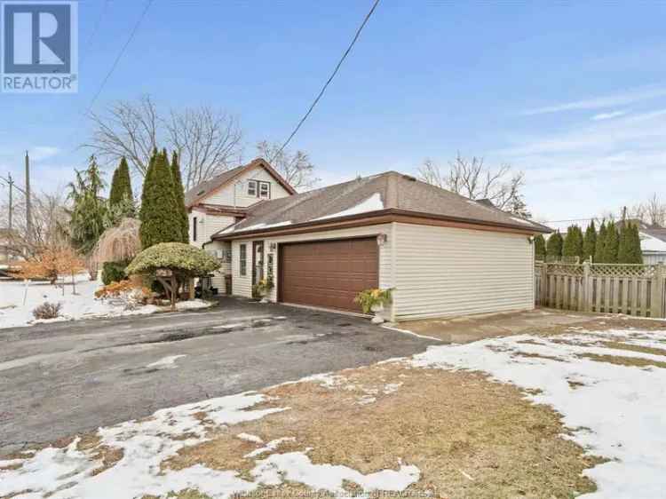 3-Bedroom Home near Crystal Harbour with Solar Panels and 2-Car Garage