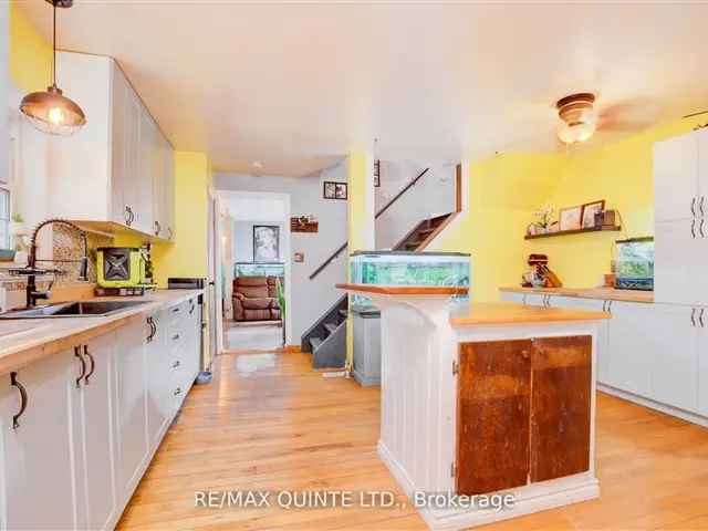 House For Sale in Quinte West, Ontario