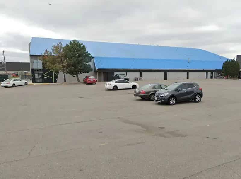 Industrial Space near Square One - Fitness Studios & Professional Offices