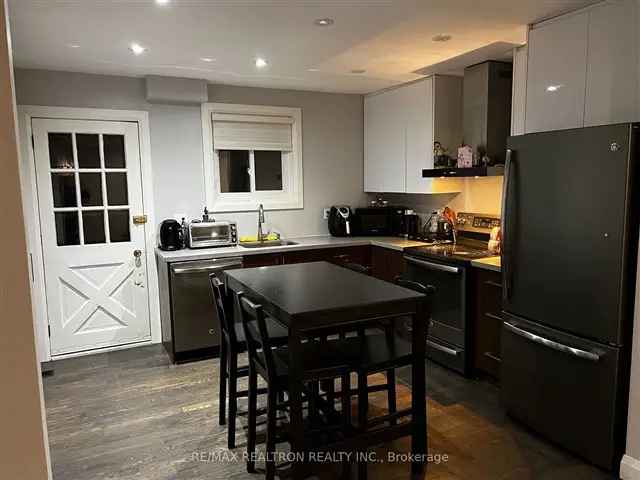 House For Rent in Bradford West Gwillimbury, Ontario