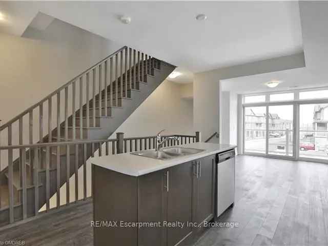 3 Bedroom 3 Bath Townhome East Waterdown