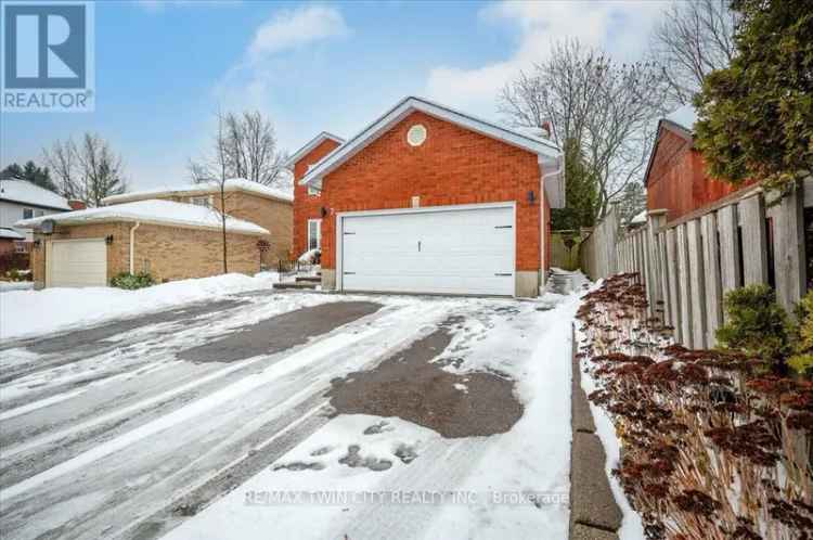 House For Sale in 7, Chandos Drive, Kitchener, Ontario