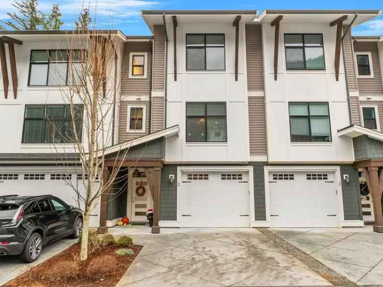 Townhouse For Sale in Harrison Hot Springs, British Columbia