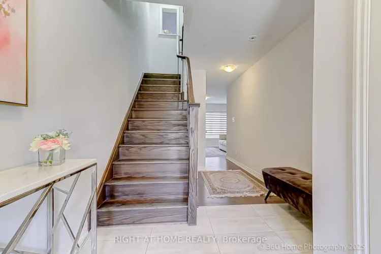 Newmarket 3 Bedroom Home Near Upper Canada Mall