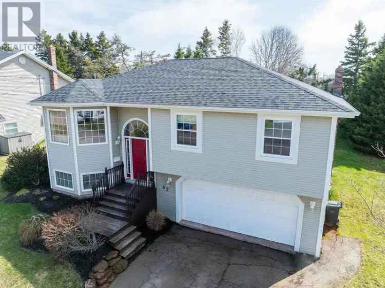 Stratford 4-Bedroom Split Entry Home - Cozy and Bright