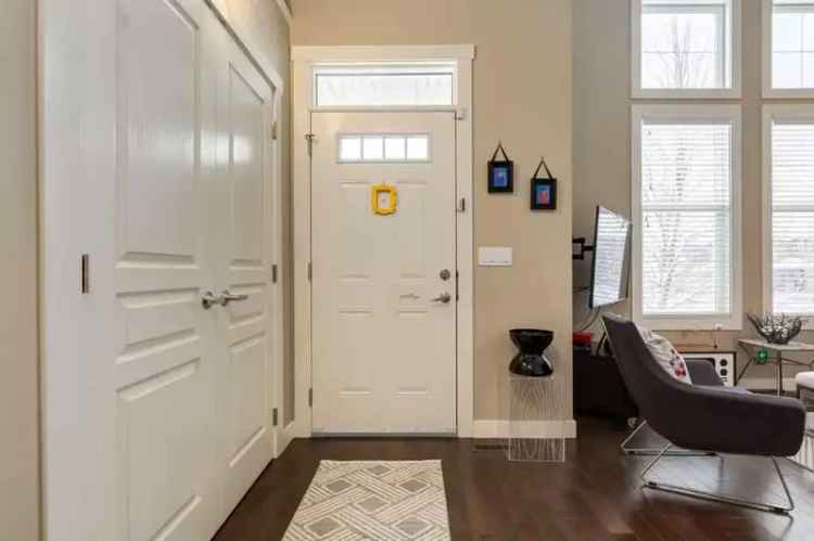 Townhouse For Rent in Calgary, Alberta