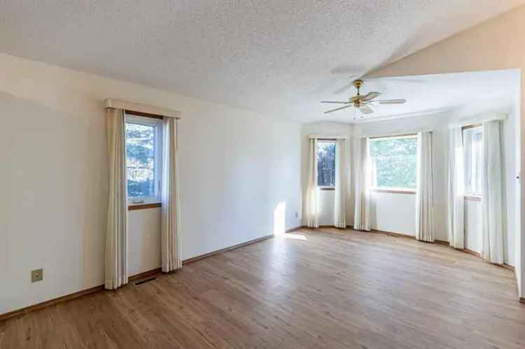 House For Rent in Calgary, Alberta