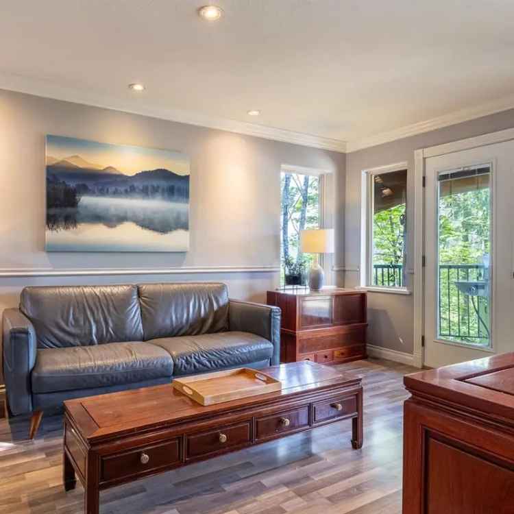 Sechelt Inlet Craftsman Home 3 Beds 3 Baths