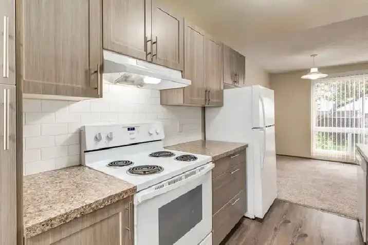 Townhomes with In Suite Laundry - South Ridge Townhomes - Townho