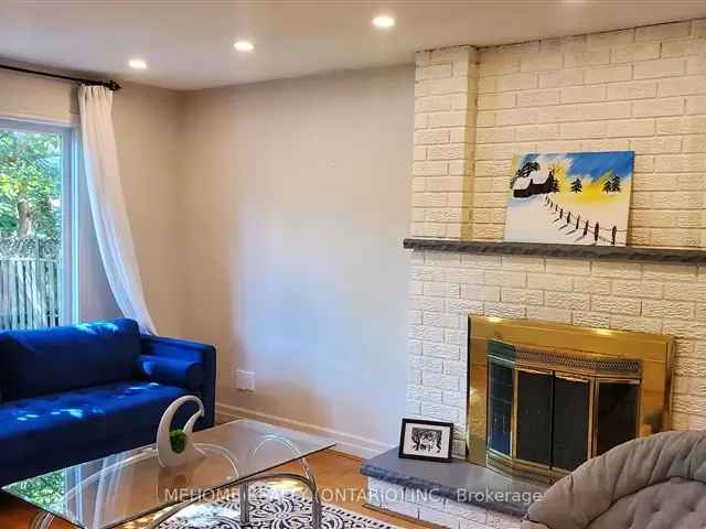 House For Sale in Oakville, Ontario