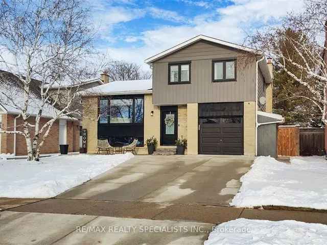 Stunning 4-Level Sidesplit in Dorset Park