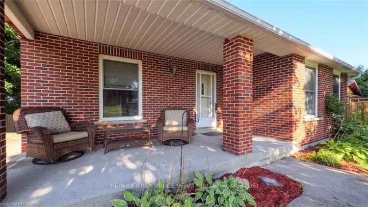 House For Sale in Chatsworth, Ontario