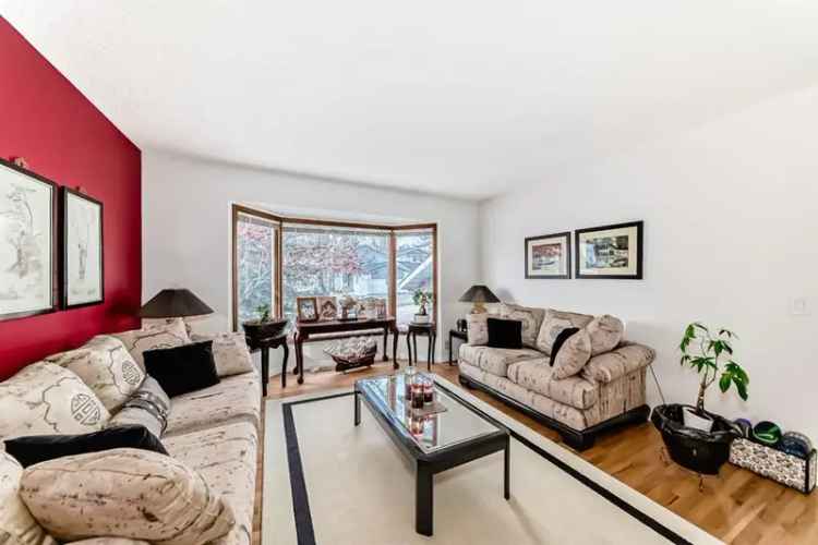 House For Sale in Calgary, Alberta