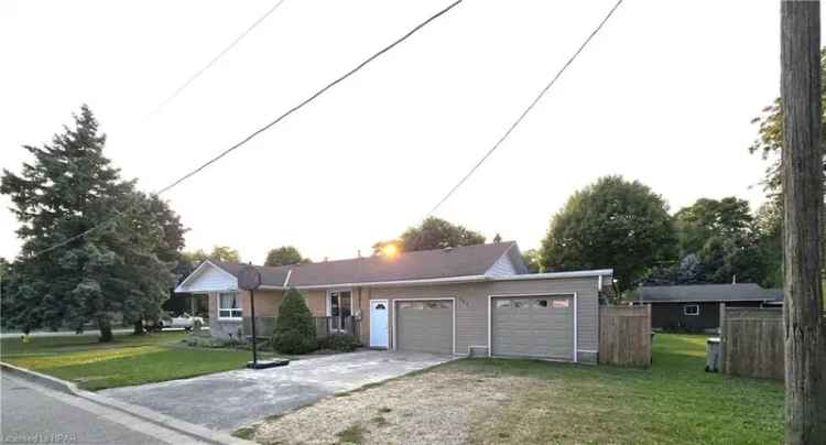 House For Sale in Huron East, Ontario