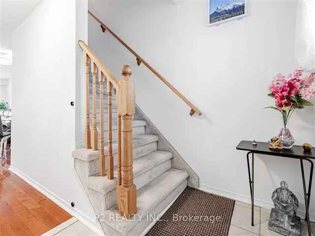 Freehold Townhome 2 1 Beds Holly Neighbourhood Steps To Amenities