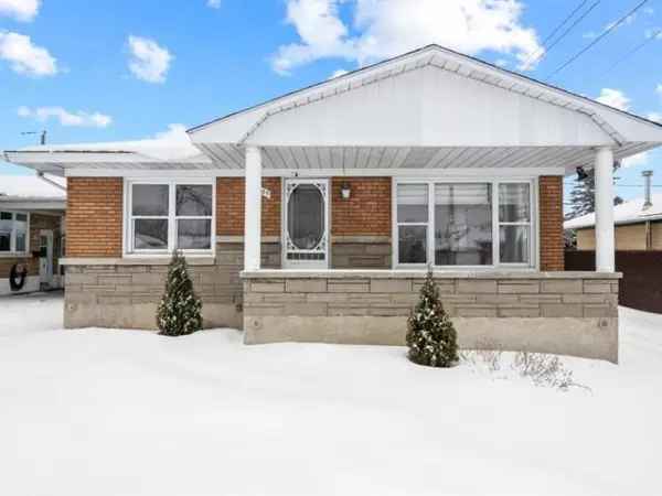 5-Bedroom 2-Bathroom Bungalow For Sale Family Home Modern Kitchen