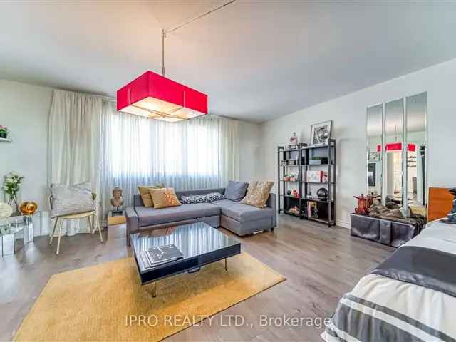 Modern Detached Home in Alderwood Etobicoke