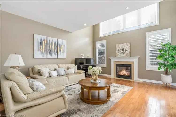 Luxury 4-Bed Home in Ancaster's Meadowlands