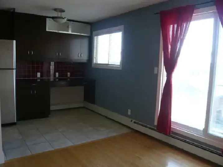 Sunalta Luxury 1 Bedroom Apartment with Balcony and Parking