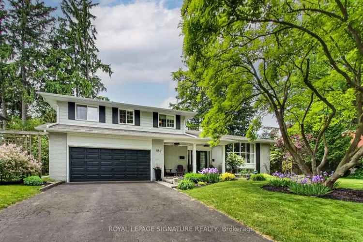 Luxury Lorne Park Family Home  4 Beds 3 Baths