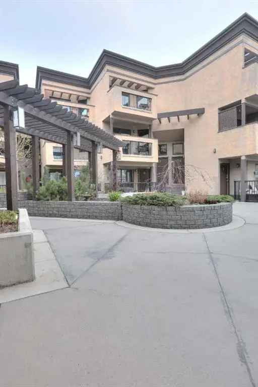 Renfrew 2-Bedroom Condo with Parking and Storage