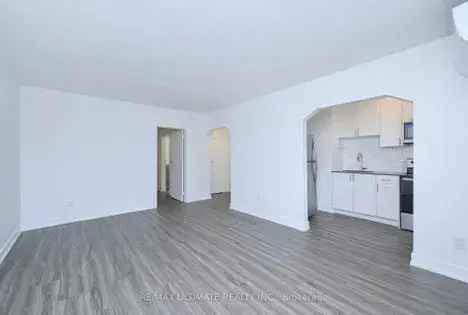 4 rooms apartment of 65 m² in Toronto