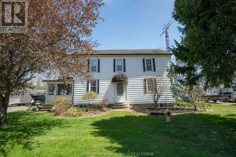 Stunning 3-Bedroom Family Home with Pool and Riverfront Access